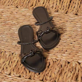 Sandália Rasteira Chinelo Brilho Tira de Strass Lacinho