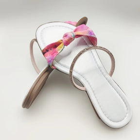 Sandália Rasteira Chinelo Brilho Tira de Strass Lacinho